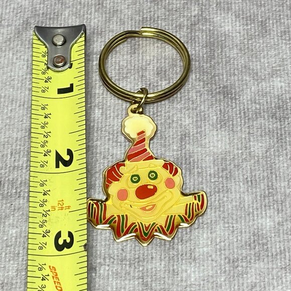 Circus Circus Clown Keychain Vintage Gold-Tone Hotel Casino Souvenir From Taiwan - Picture 8 of 9